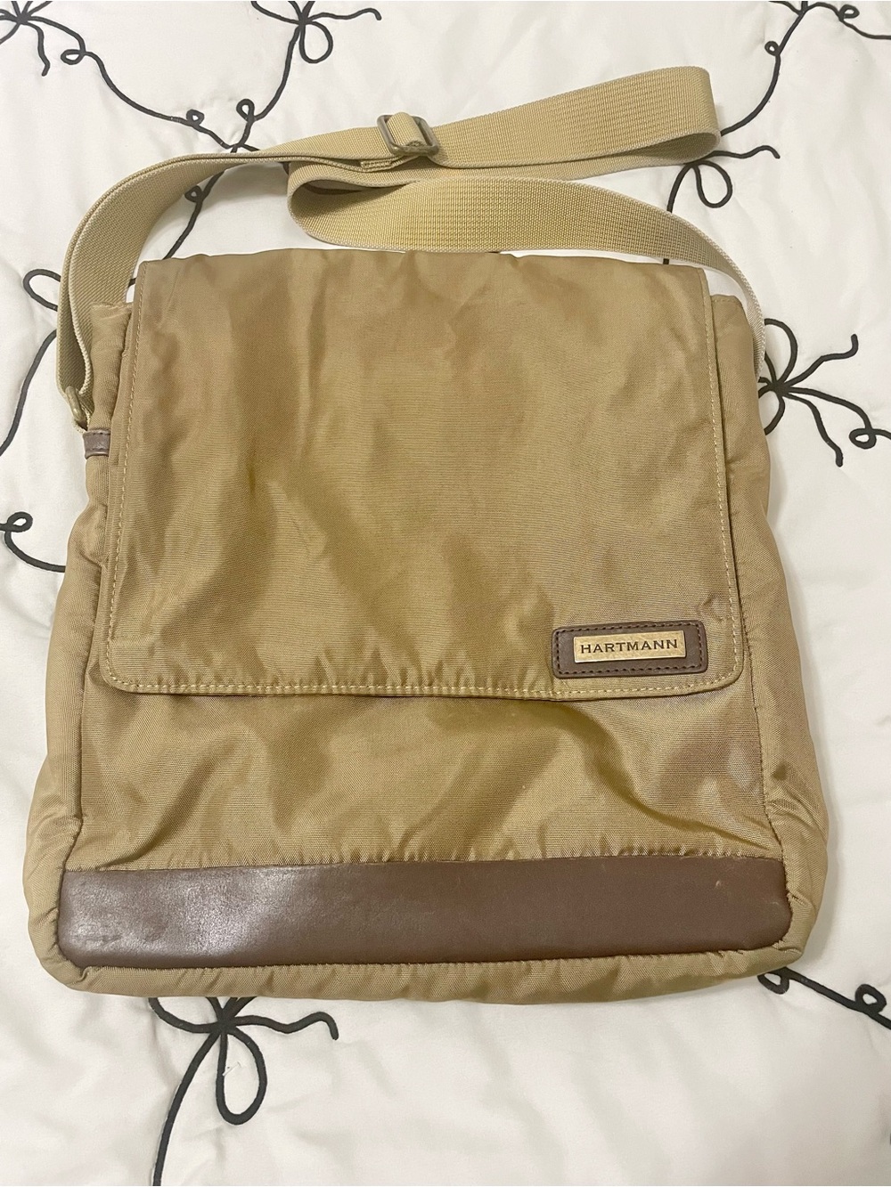 Hartmann Men's Tan Messenger Bag with Brown Leather Trim